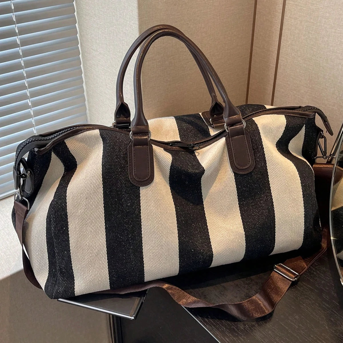 High-value travel bag, large-capacity clothing storage bag, portable business trip boarding bag, messenger bag,